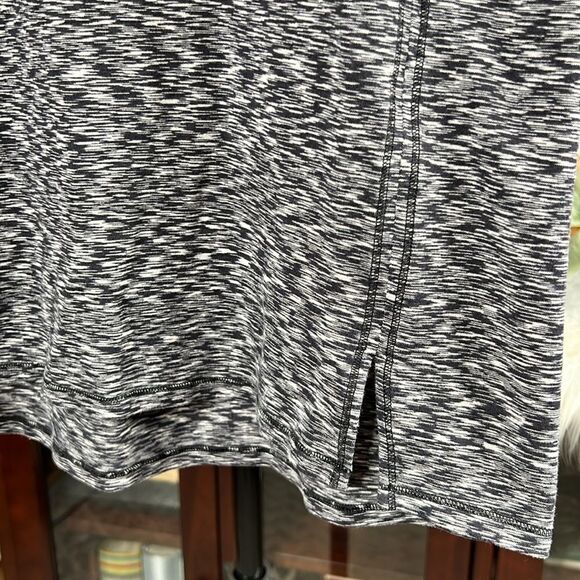 IVIVVA By Lululemon Girls Top Size 12 Black Tank Casual Athletic EUC - Picture 4 of 6